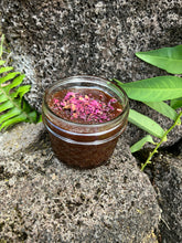 Load image into Gallery viewer, Facial Scrub Honey Cinnamon 4oz

