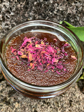 Load image into Gallery viewer, Facial Scrub Honey Cinnamon 4oz
